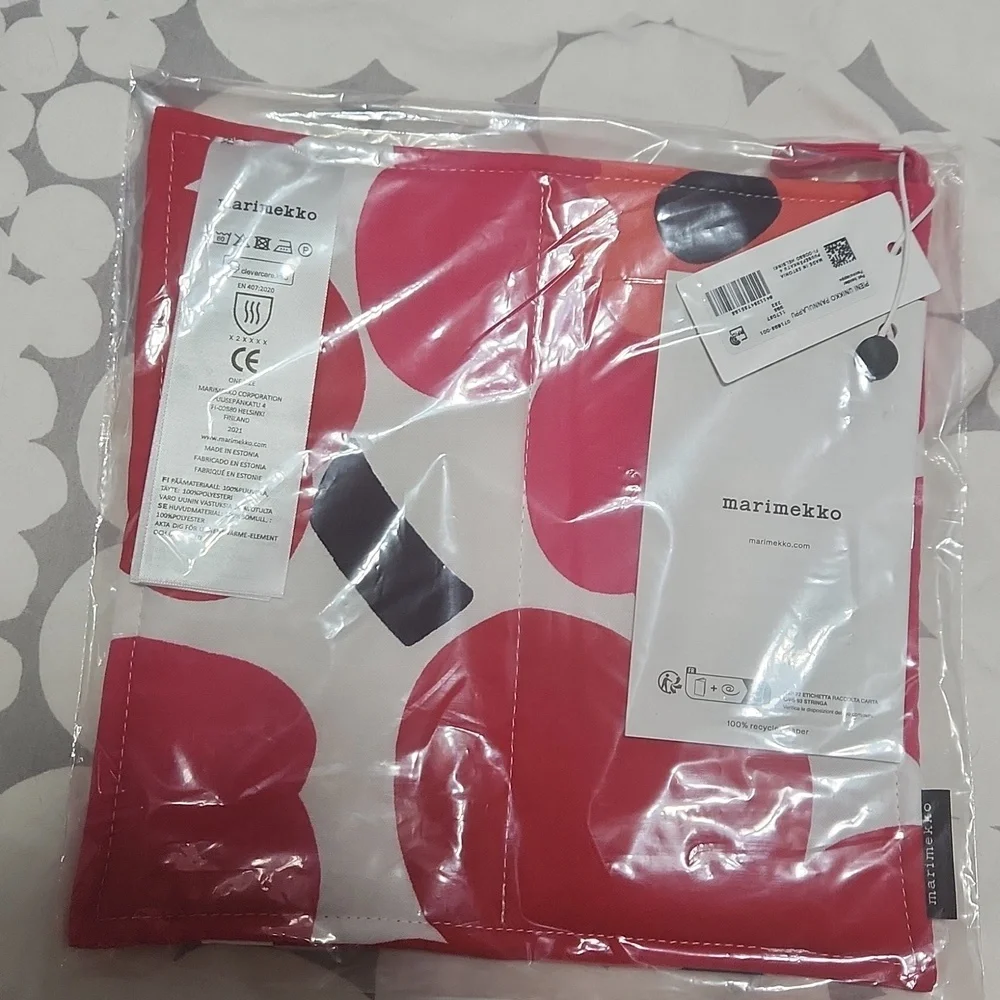 Marimekko Small red Pot Holder - Picture 3 of 3